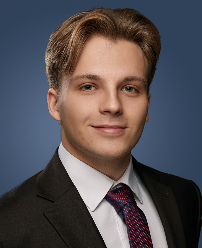 Adam Żbikowski — junior associate w KMD.Legal